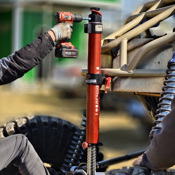 Electric Hydraulic Climbing Jack - Image 2