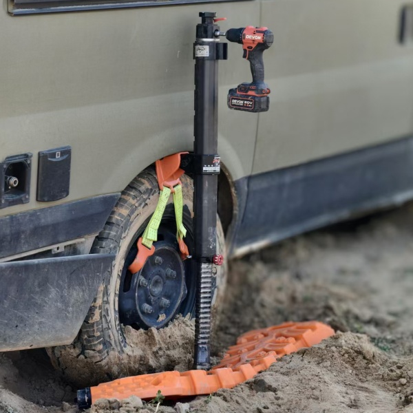 Electric Hydraulic Climbing Jack - Image 3